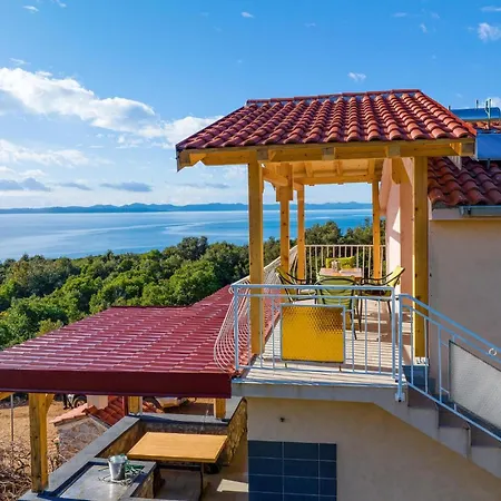4 Bedroom Amazing In Banj