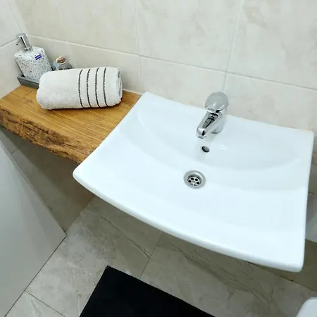 Casa vacanze 4 Bedroom Amazing In Banj