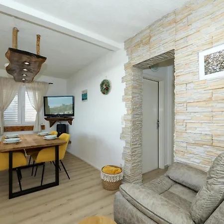 4 Bedroom Amazing In Casa vacanze