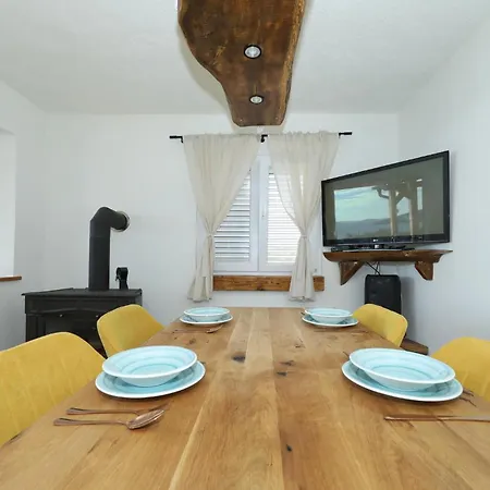 4 Bedroom Amazing In Casa vacanze *
