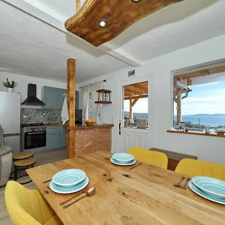 4 Bedroom Amazing In Casa vacanze